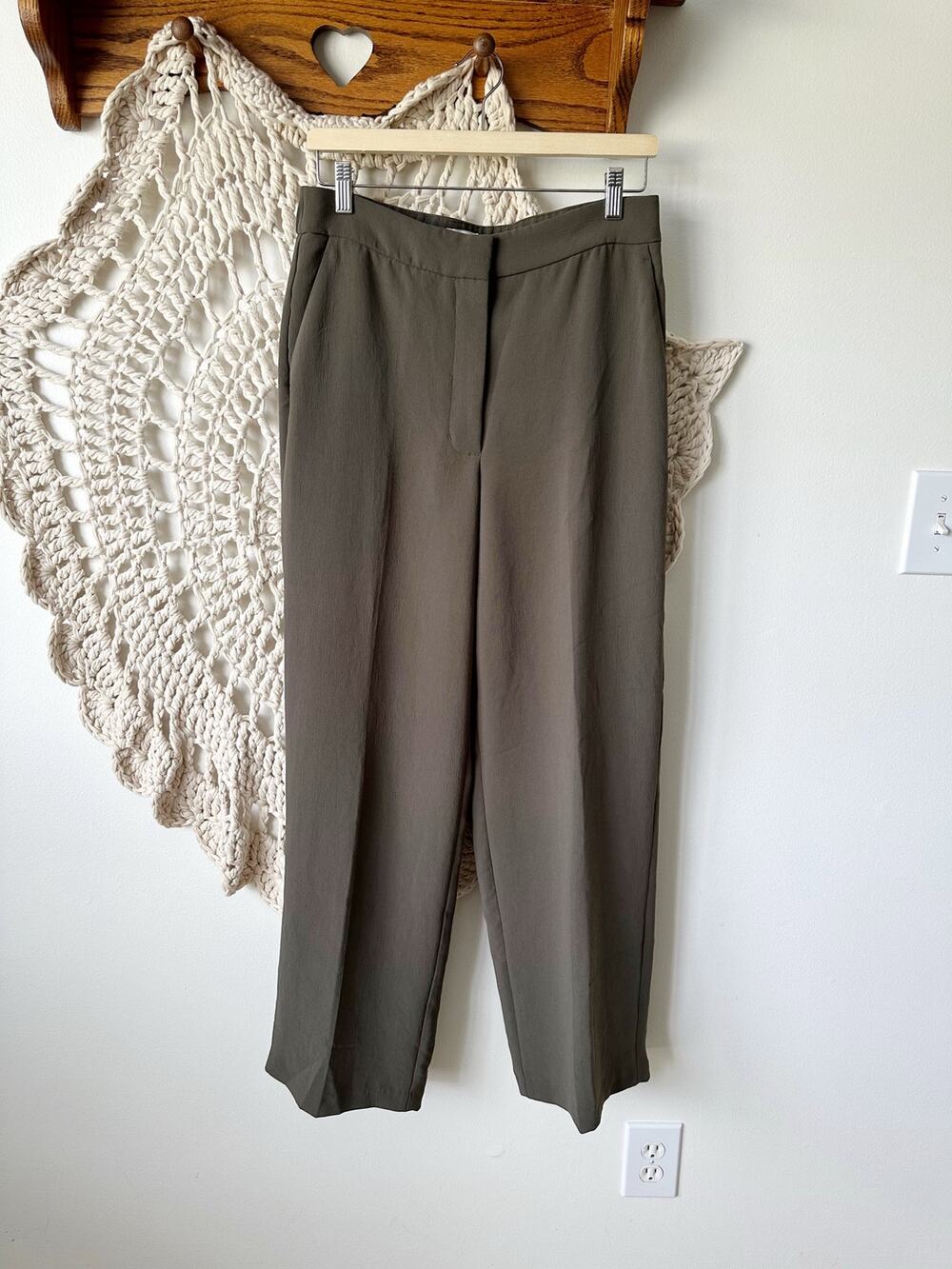 Aritzia Wilfred Limitless Pants Crepette In Dark Olive Size 10